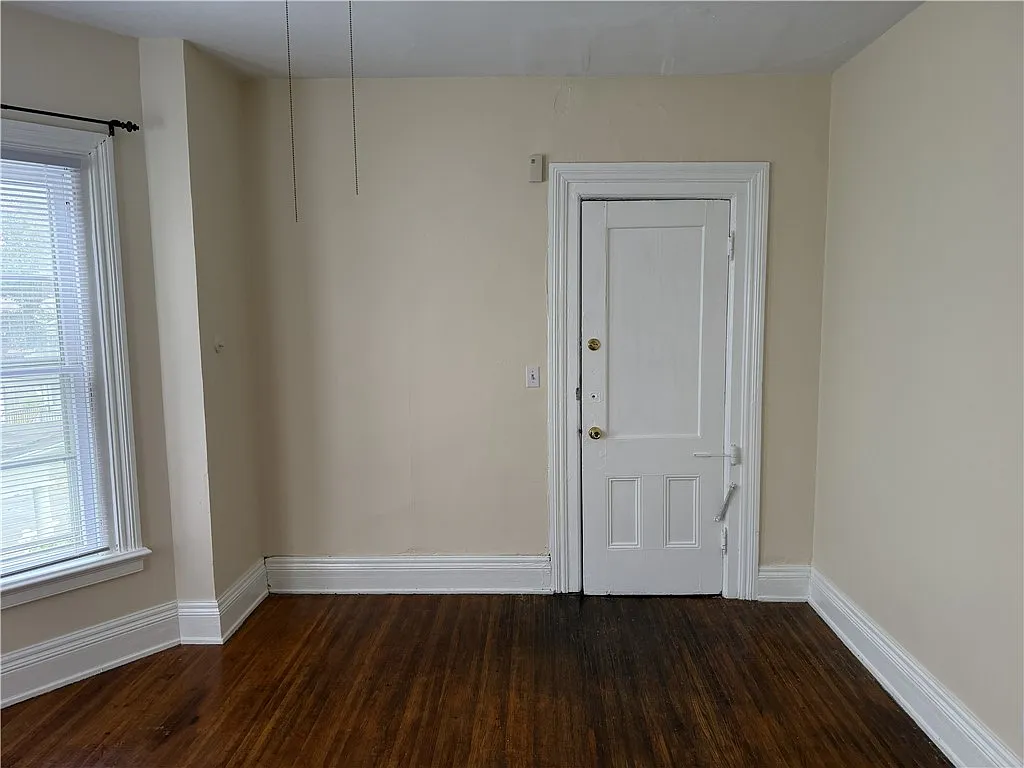 1 bed, 1.0 bath, 450 sqft, $900 — Photo 4