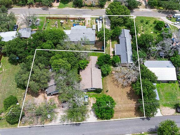 5th image of 11608 Travis St
