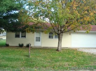 1006 N 6th St, Pawnee, IL 62558