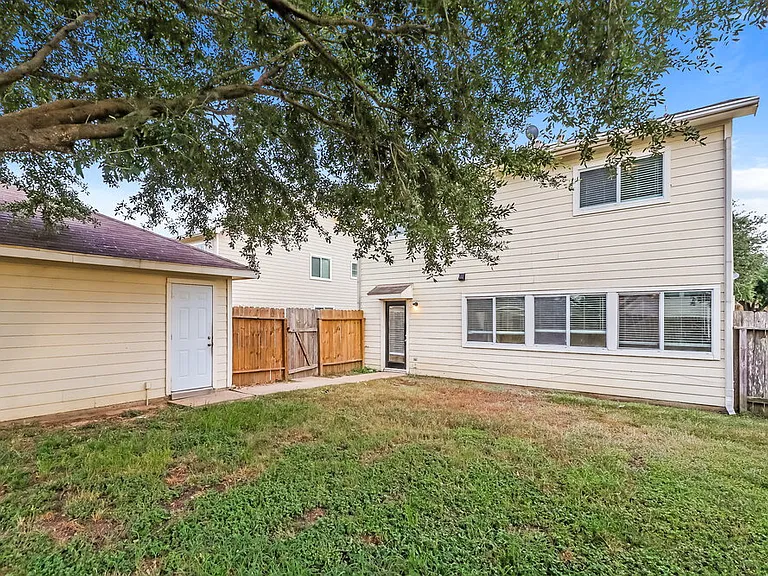 20014 Rustic Lake Ln — Photo 18