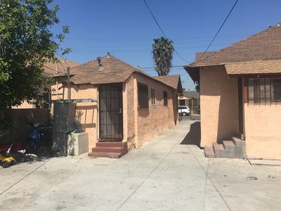 864 E 41st St, Los Angeles, CA, 90011