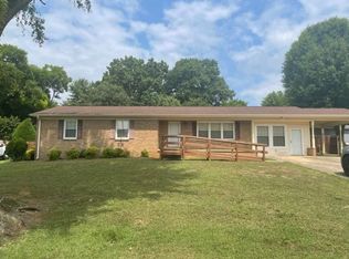 2924 Lake Dr, Shelby, NC 28152