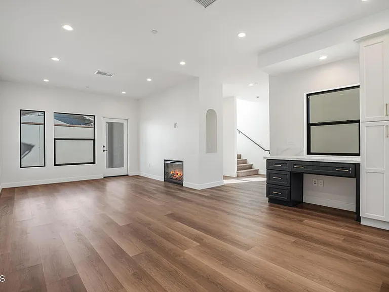 136 N Oakview Dr #103 — Photo 10