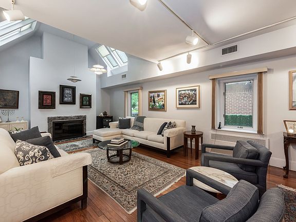 3rd image of 18615 Midland Pkwy