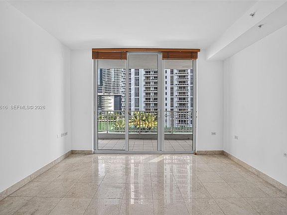 5th image of 801 Brickell Key Blvd APT 906
