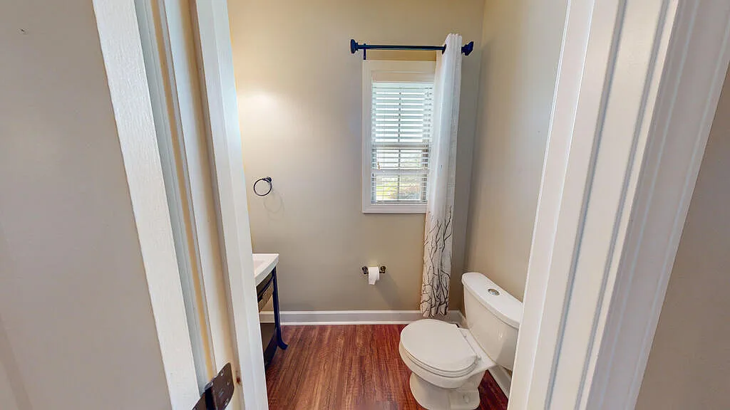 4 bed, 3996 sqft, $3,300 — Photo 4
