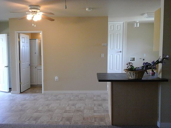 Advertising Living room to entry_03232015