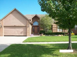 19577 Pine Cone Dr, Macomb, MI 48042