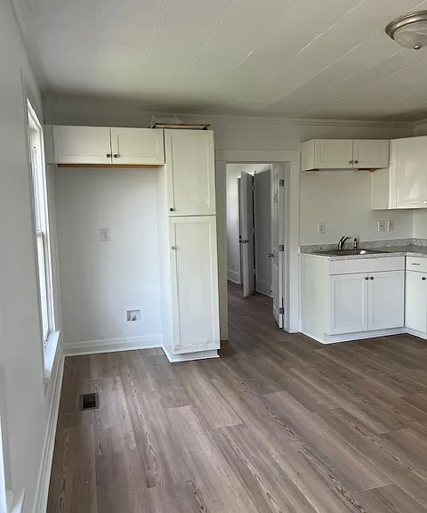 312 E Lowrance Ave — Photo 4