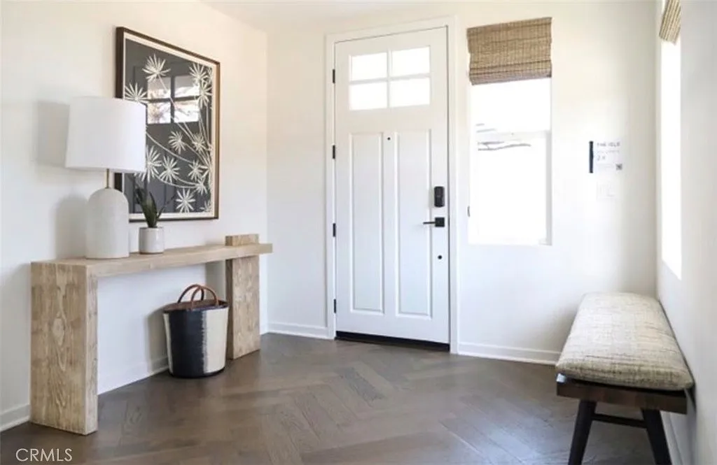 3 bed, 2.5 bath, 1721 sqft, $7,000 — Photo 2