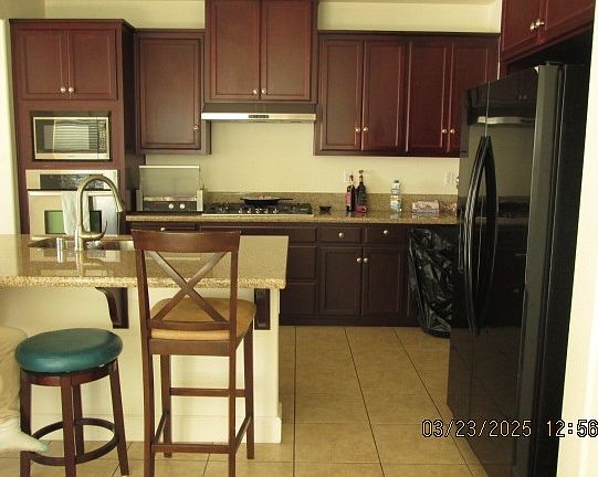 5th image of 452 W Campania Way