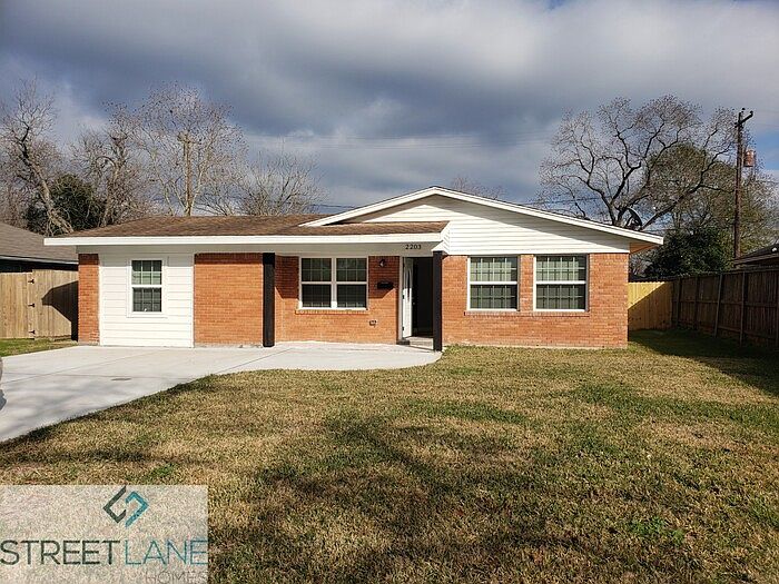 1st image of 2203 Mulberry Ln