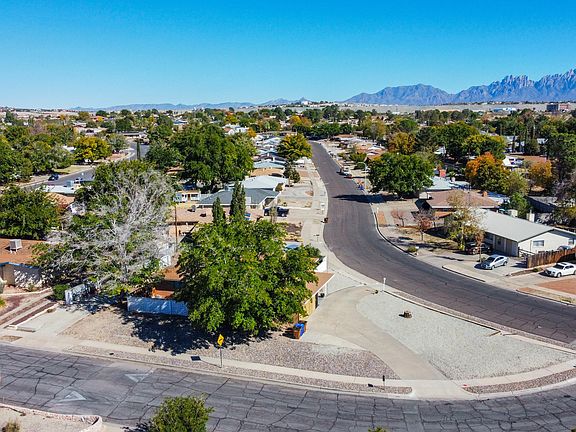 3rd image of 2500 Desert Dr