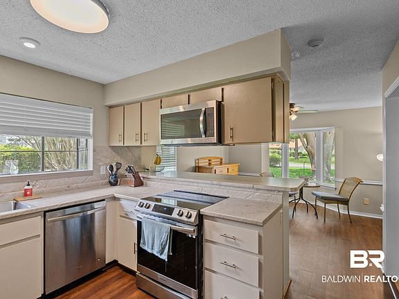 4th image of 2252 Bluebird Cir #1104