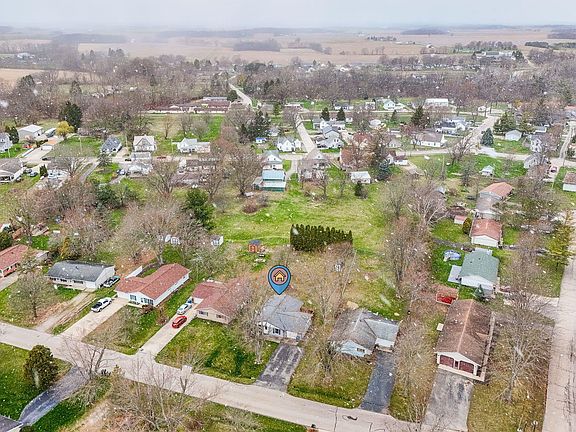 5th image of 100 Curtis Dr