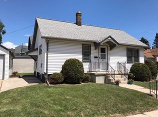 1704 Marshall St, Manitowoc, WI 54220