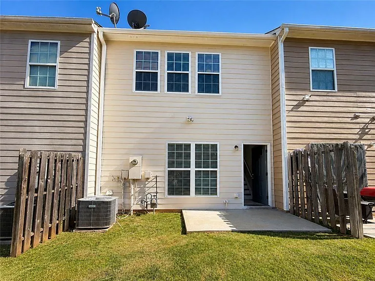 2490 Emma Way NW — Photo 18