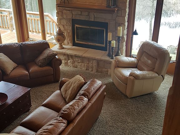 Great room w/gas fireplace