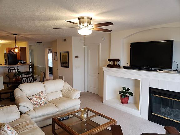 3rd image of 1812 Hamilton Ct