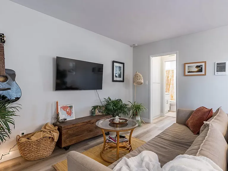 1524 Missouri St #8 — Photo 16