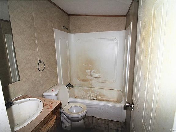5th image of 4115 Lamar Ave