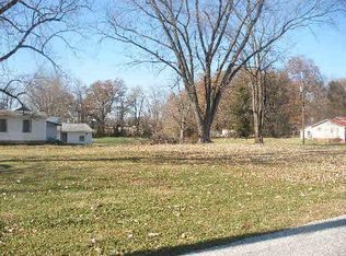 702 W 8th St, Bicknell, IN 47512
