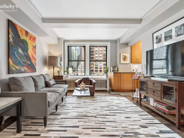 333 East 53rd Street image 1 of 16