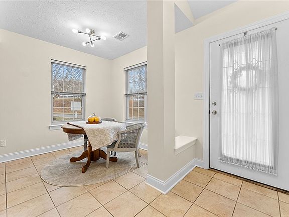 3rd image of 1800 Benson Blvd