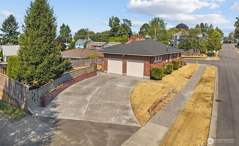 3rd image of 4202 N Cheyenne Street