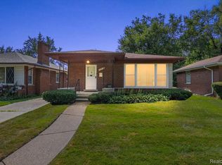 12831 Burton St, Oak Park, MI 48237