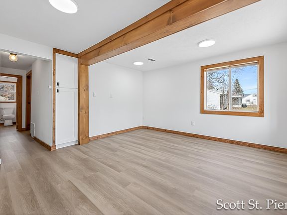 5th image of 1497 Riblet Rd