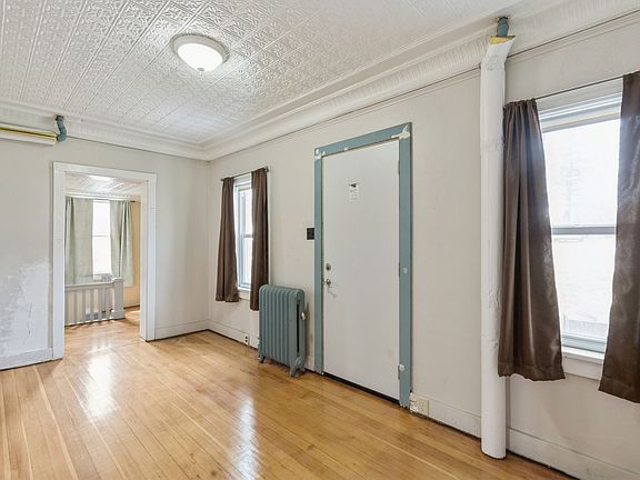 3rd image of 1926 3rd St