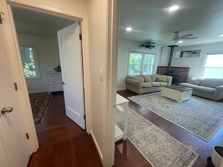 1821 Proctor Ave — Photo 12