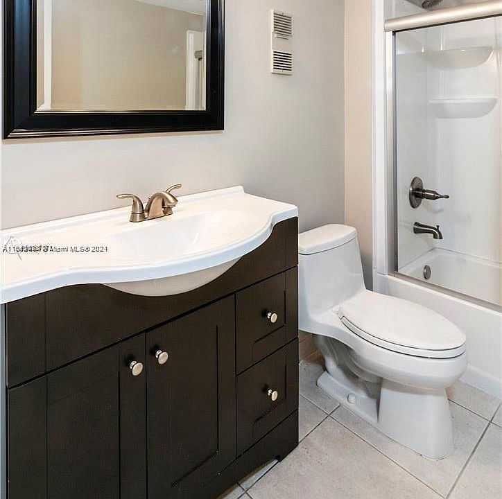1st image of 2924 Collins Ave APT 505