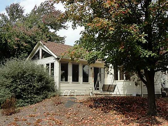 4th image of 8886 Chateau Dr