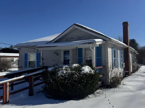 39 W 3rd St, The Plains, OH 45780