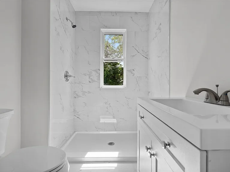 67 Romsey St #2 — Photo 11