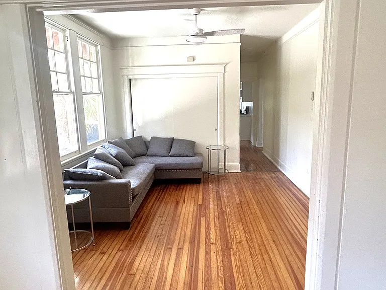 1033 Broadway St #1033 — Photo 2