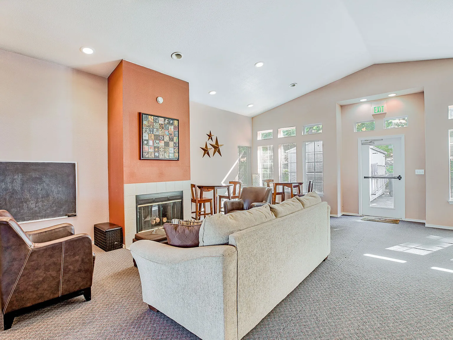 Olympic Pointe Apartments — Photo 4