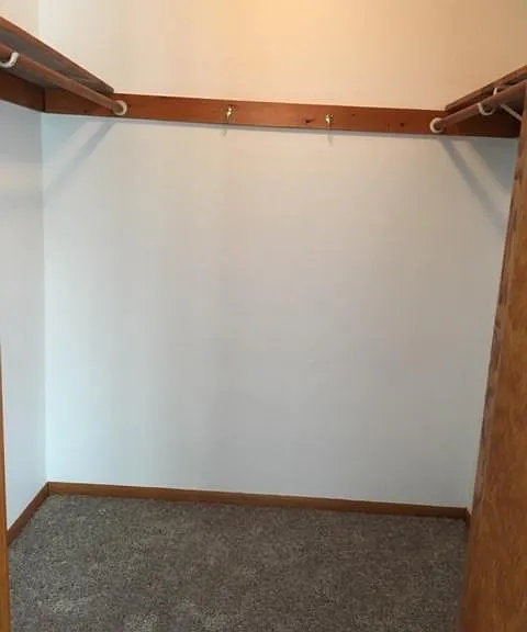 4040 Fountain Plaza Dr — Photo 3