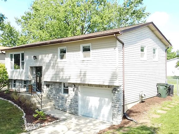 2nd image of 5816 Victoria Dr