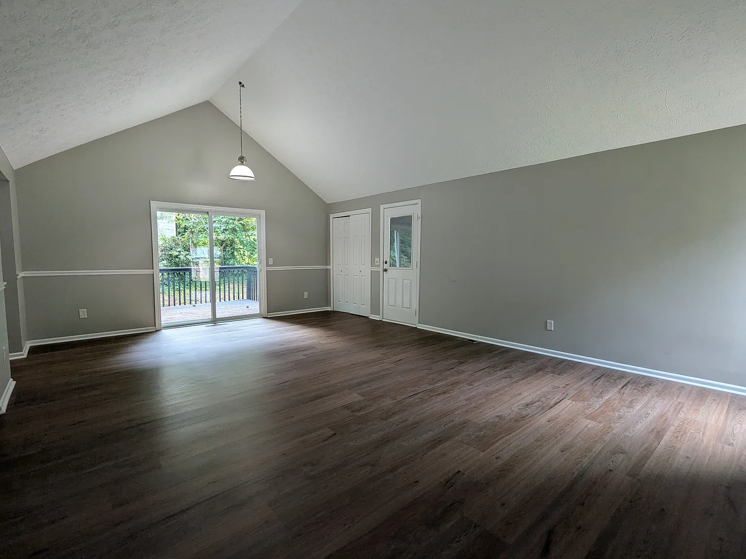 3 bed, 1.5 bath, 1100 sqft, $1,550 — Photo 3