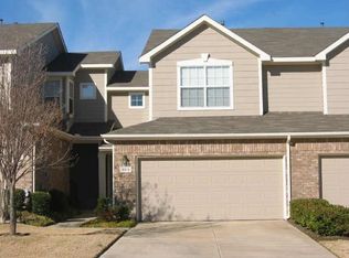 909 Avondale Ln, Plano, TX 75025