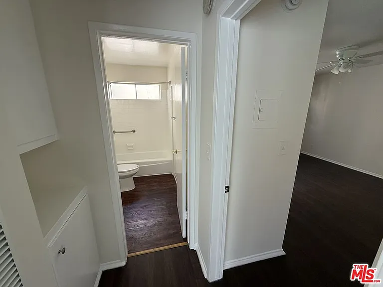 18600 Burbank Blvd #107 — Photo 8