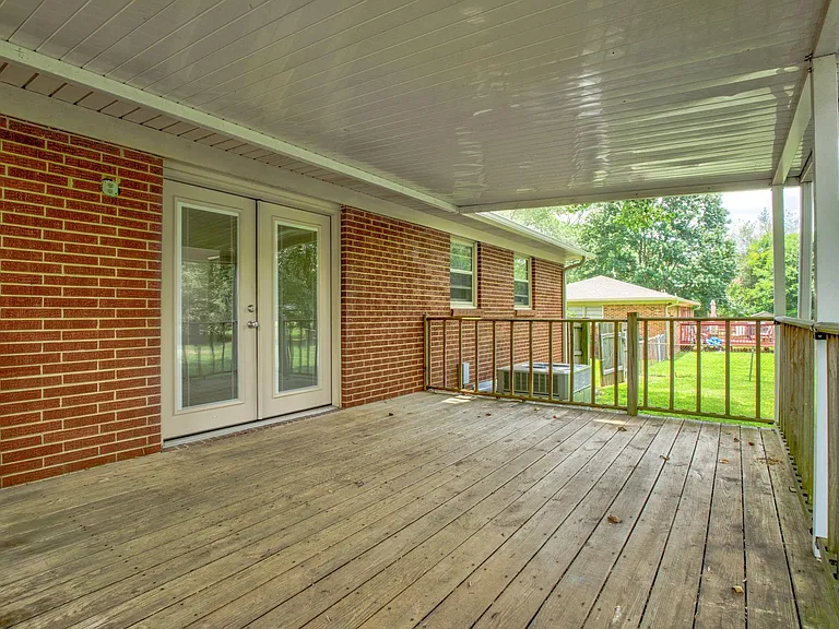 513 Willard St — Photo 16