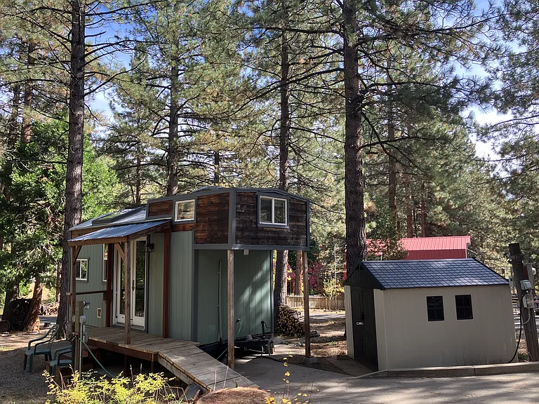 1365 Grizzly Rd — Photo 2