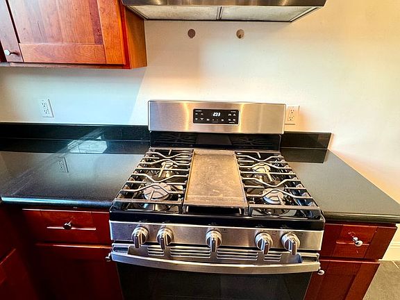 2nd image of 1646 Sutter St #306