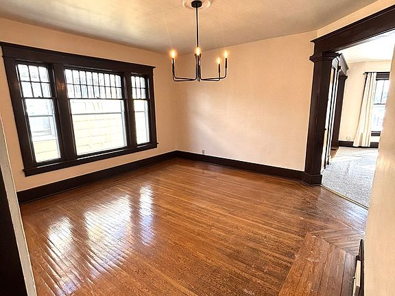 5th image of 58 Roanoke Pkwy Unit 2