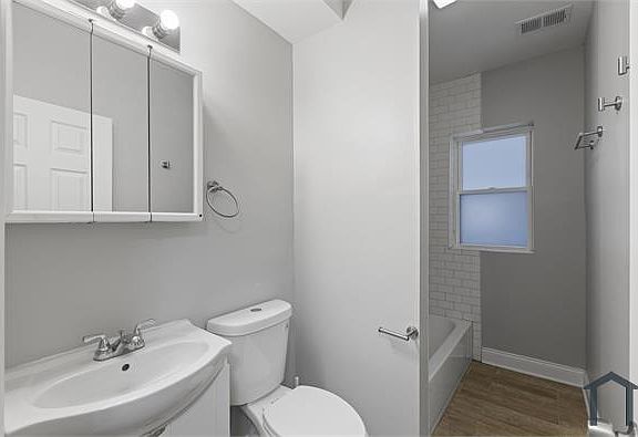 4th image of 8129 S Maryland Ave #1