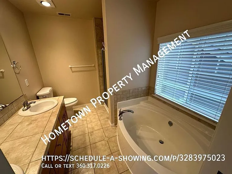 2702 Farmer Way SE — Photo 6